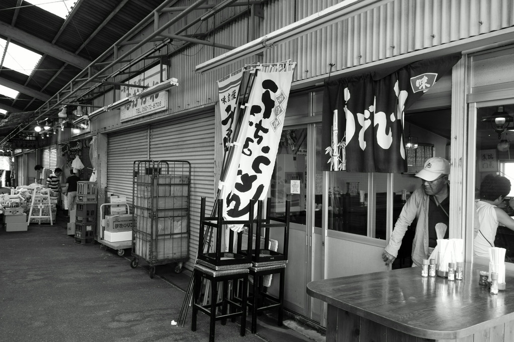 市場のうどん屋