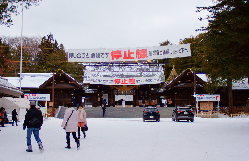 新年を待つ 北海道神宮