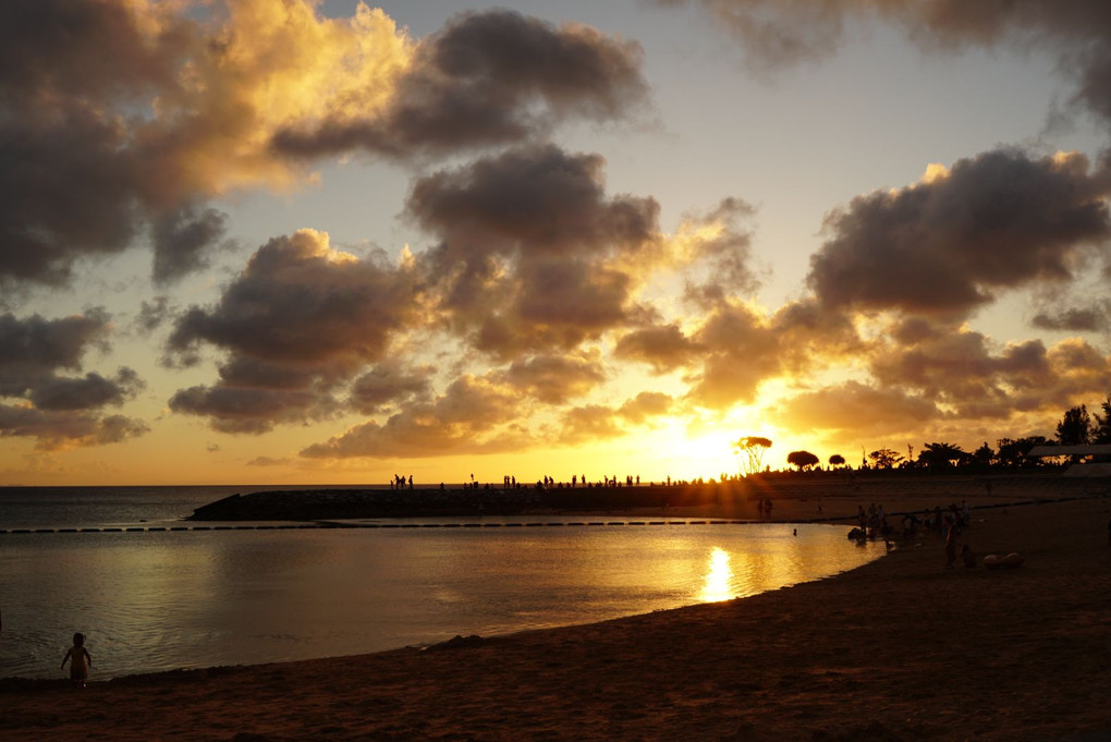沖縄 サンセットビーチの夕日