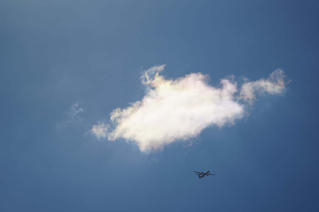 彩雲と飛行機
