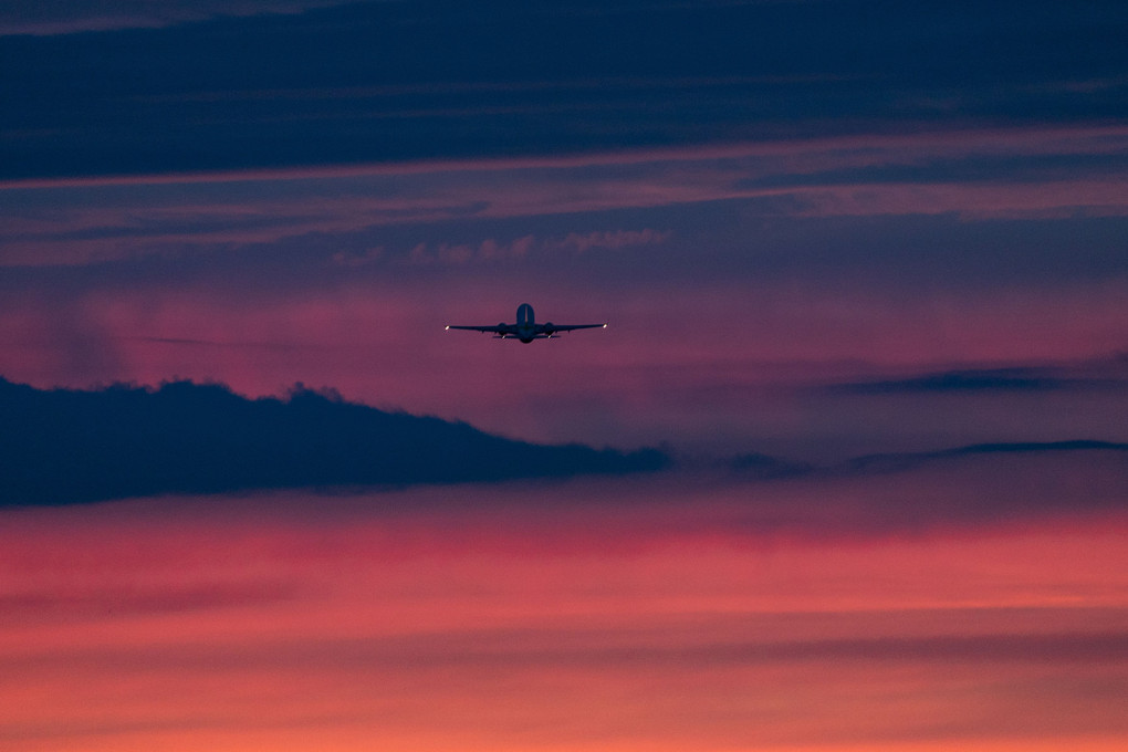 夕焼け空へ