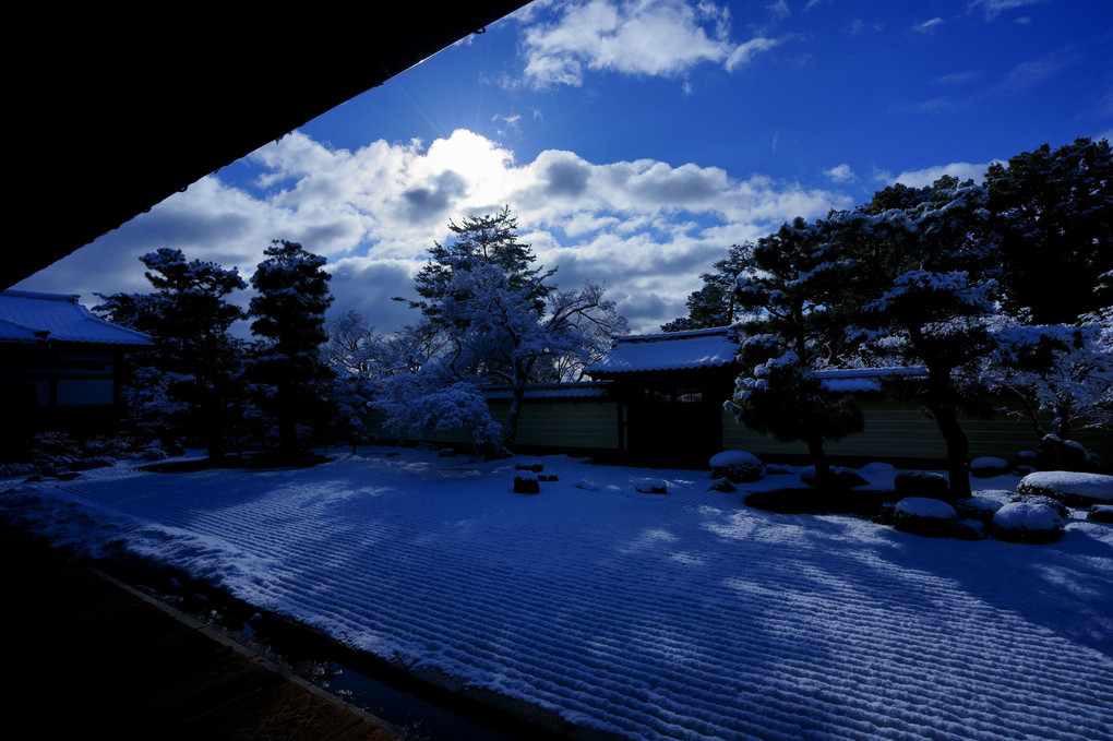 雪の京都散策　きぬかけの路