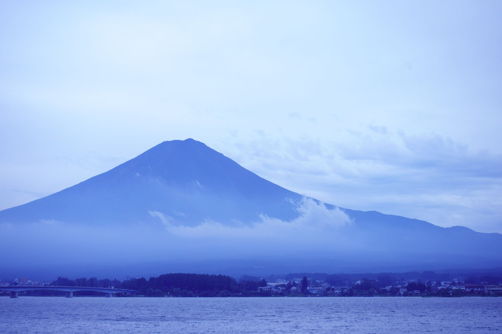 富士 - 河口湖北岸