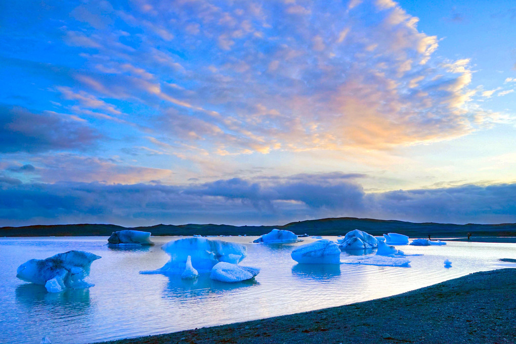 氷河とサンセット　in Iceland（1000年前の雪が海に帰っていく）