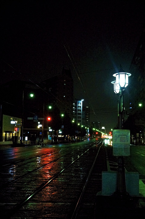 雨夜の巷