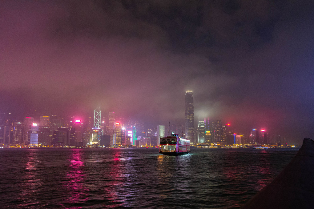 香港　霧に包まれた未来