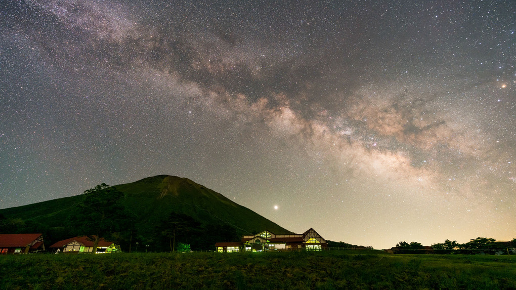 大山と天の川