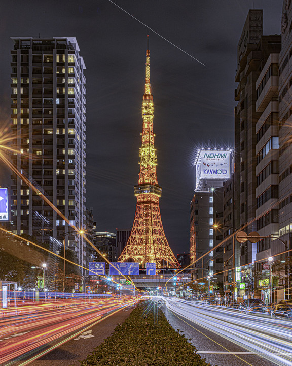 東京タワーとレーザービーム