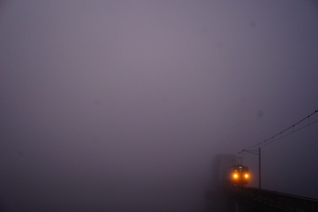 朝霧の橋梁
