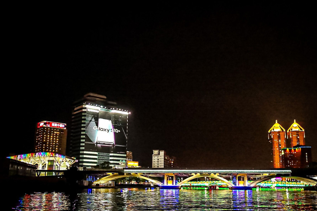 高雄運河の美しい夜景