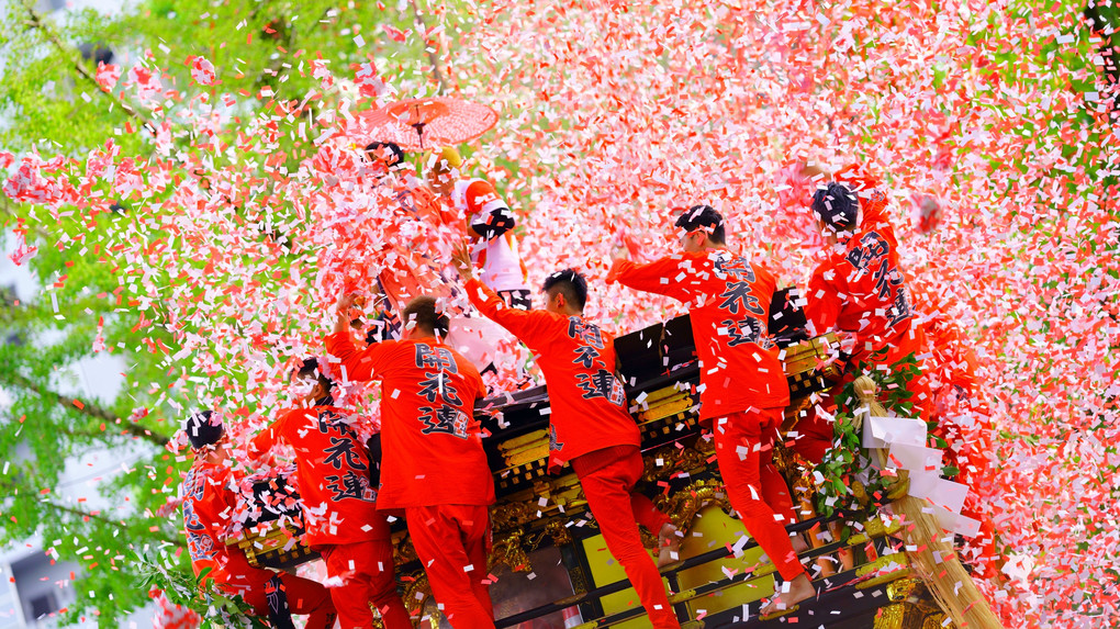 令和を彩る紅白紙吹雪の華車　－拳母祭り2019－