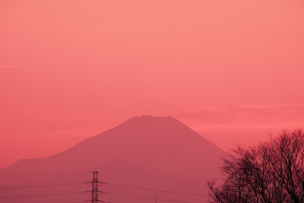 早春の夕暮れ富士シルエット！