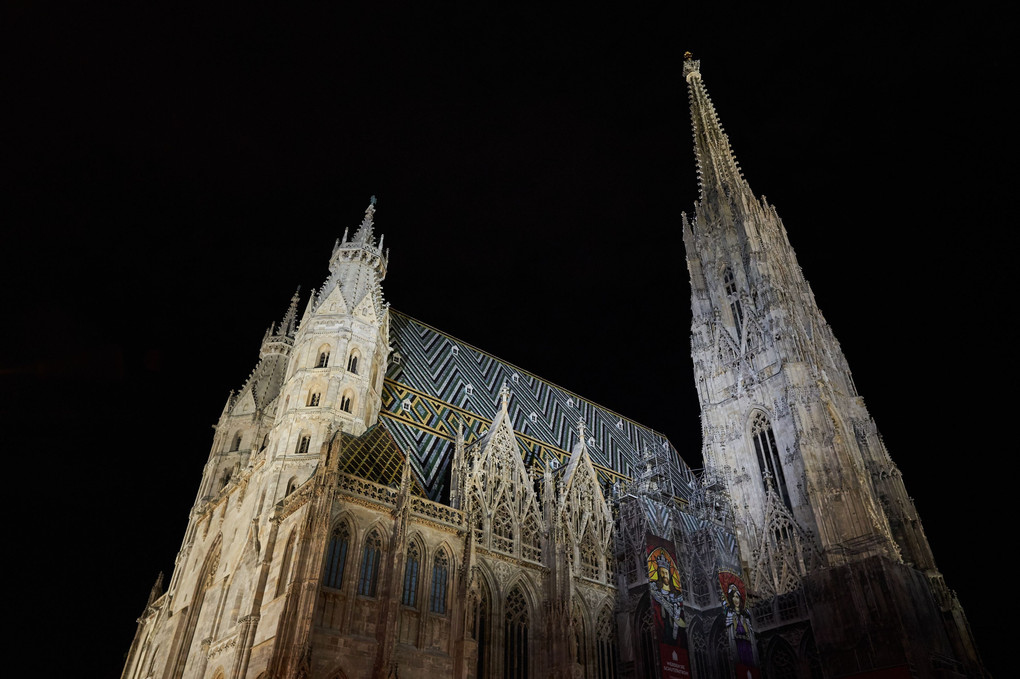 シュテファン大聖堂　朝、夕、夜 - @ オーストリア　ウイーン
