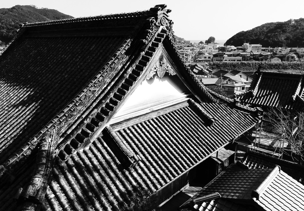 寺の大屋根