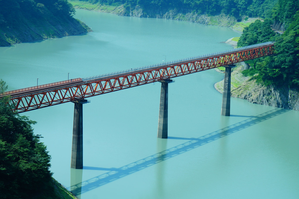 湖上の鉄橋
