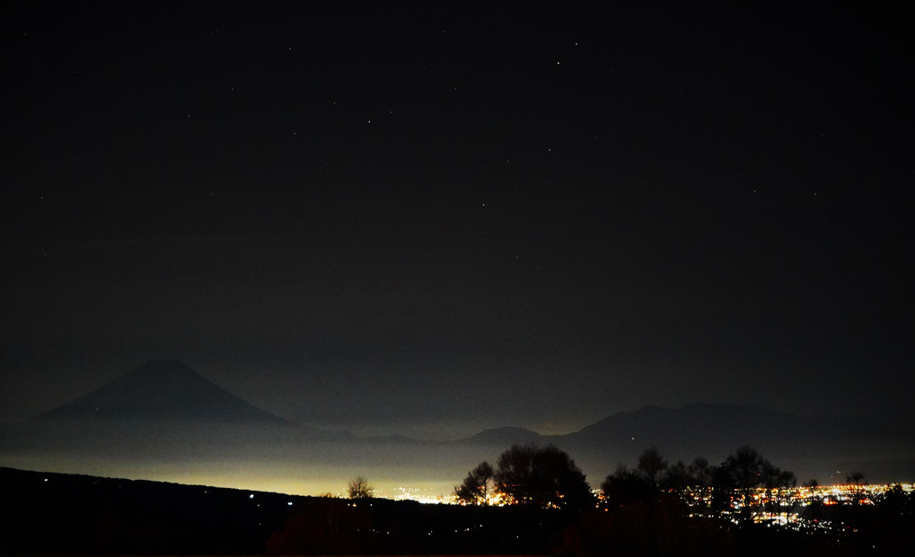富士山の夜明け前、日中、夜更け