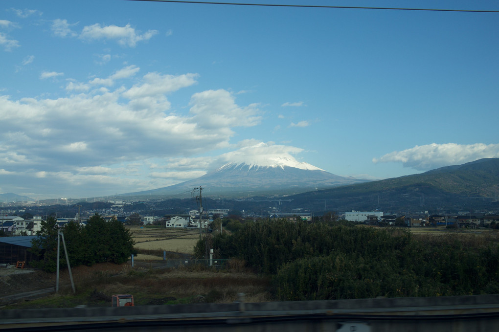 雲のかかった富士