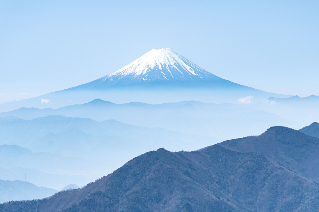 霞に浮かぶ富士