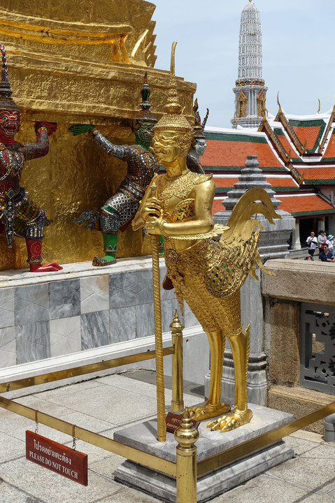 タイ王宮～Asurapaksi黄金の像
