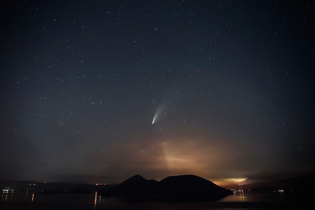 洞爺湖とネオワイズ彗星
