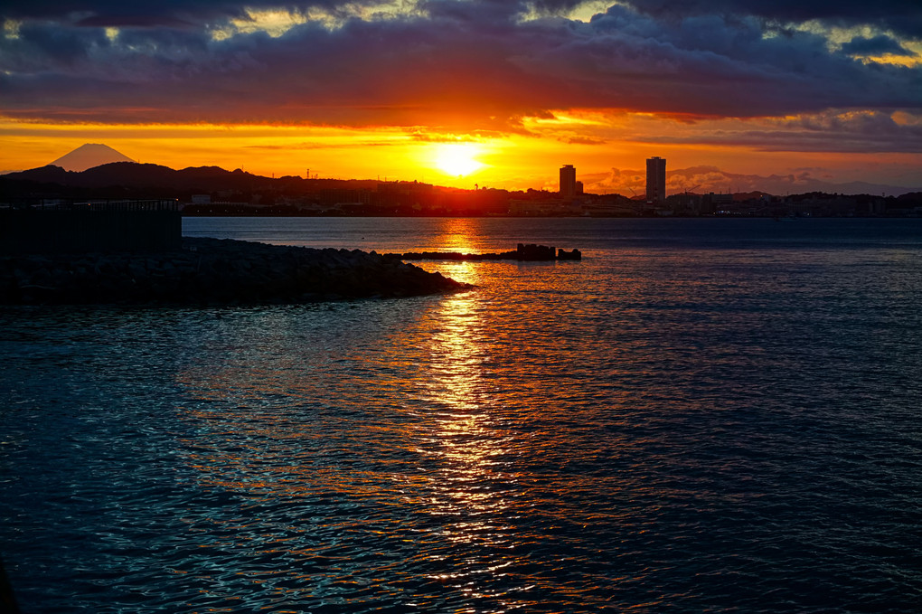 東京湾と夕陽