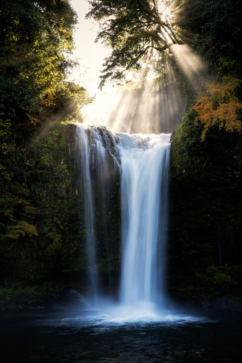 光の滝
