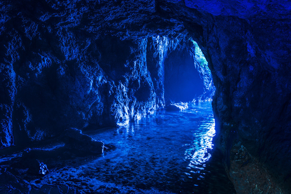 青の洞窟　能登半島