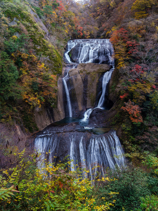 秋の袋田の滝　