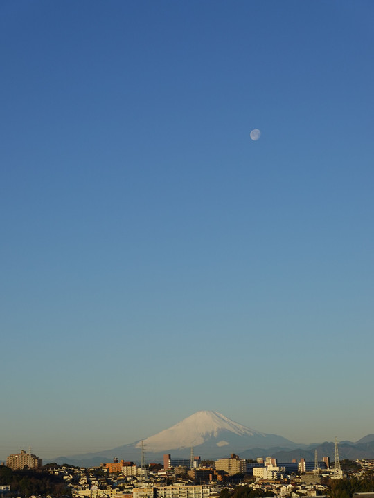 富士山と白月