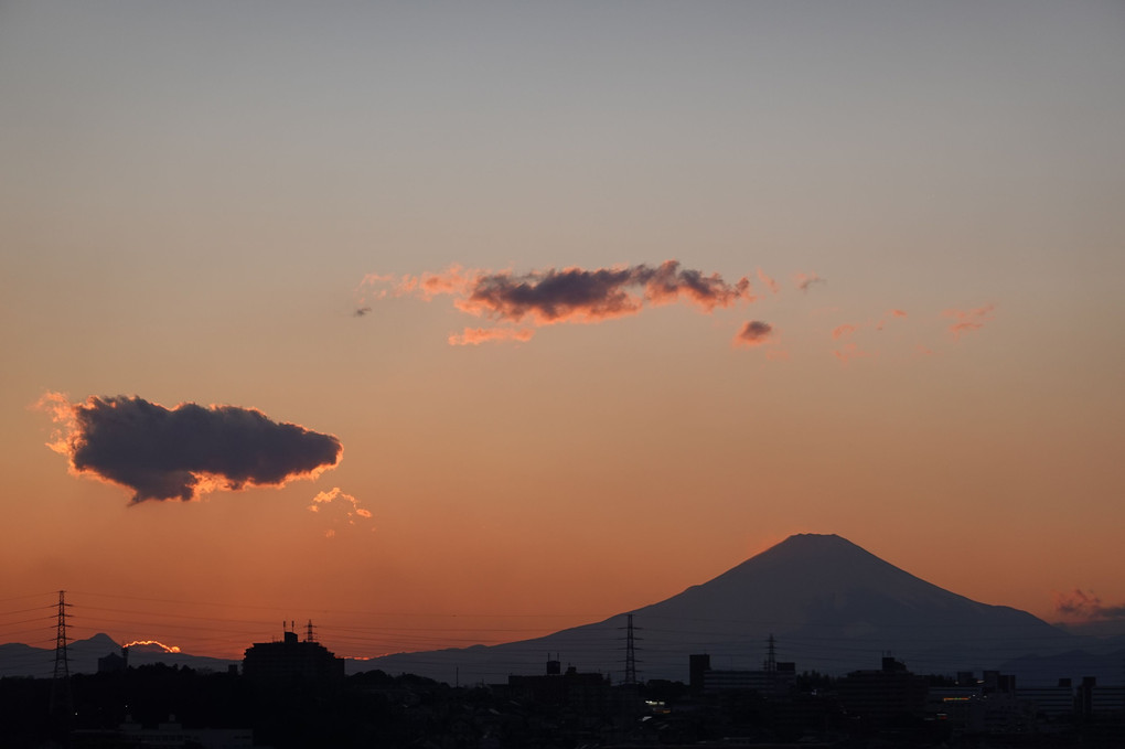 こんな夕焼けは今の時期だけののかな？？