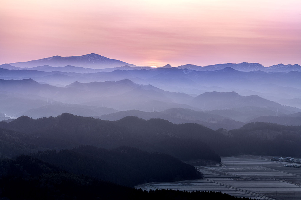 里山の夜明け