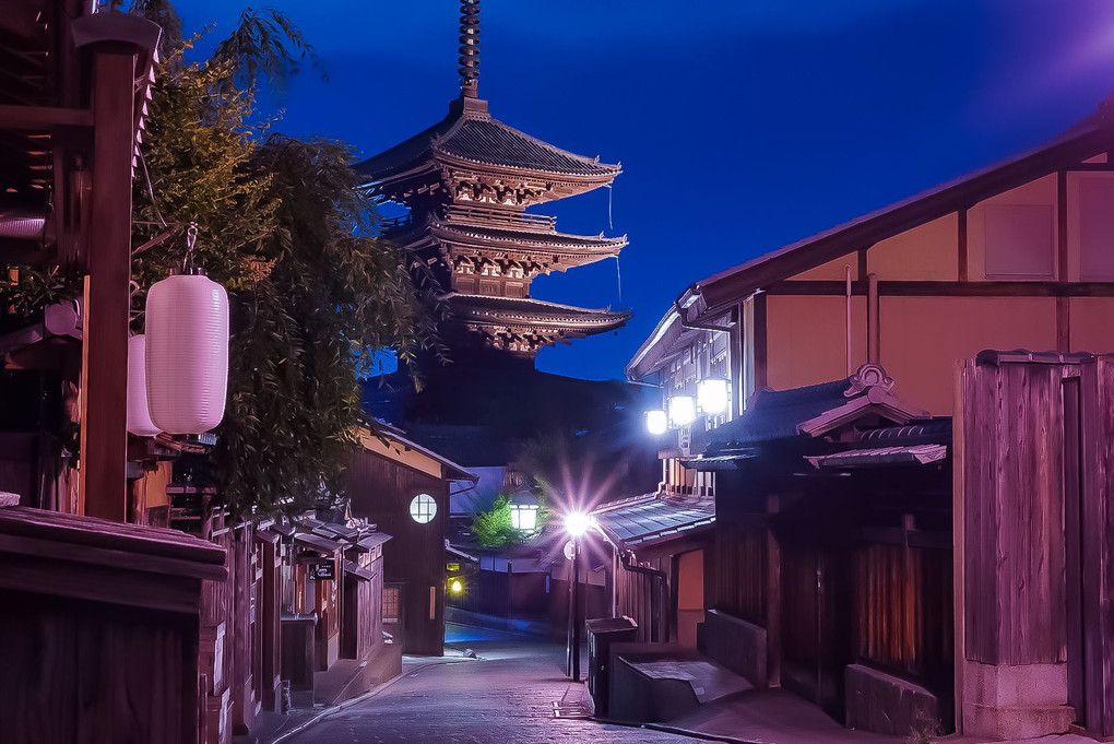 京都二寧坂、静かな夜