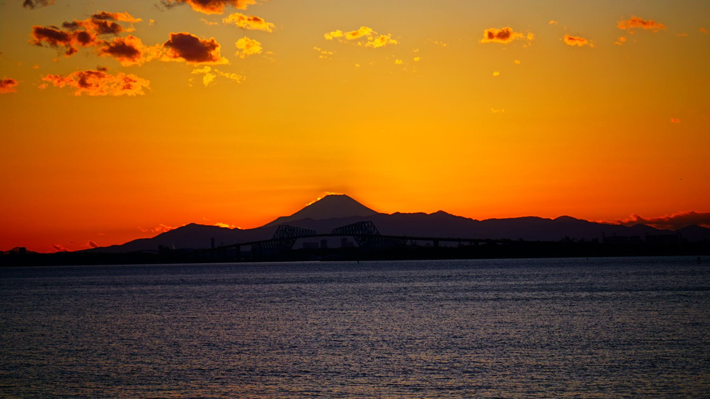 舞浜海岸から見る夕焼け富士