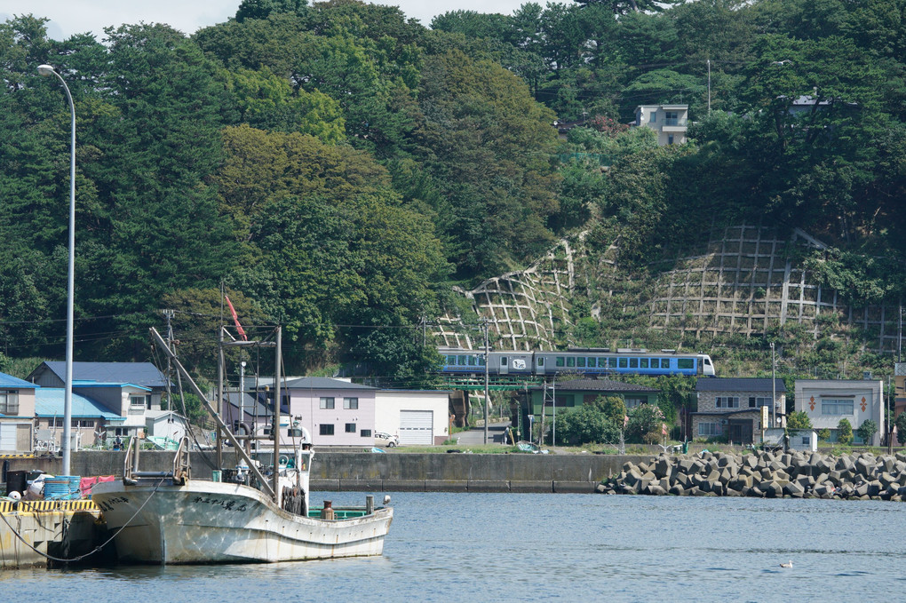 鉄道の見える風景・夏の海