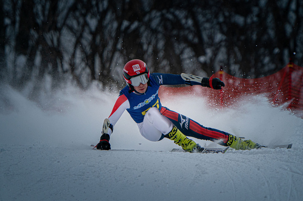 攻める…全日本スキー選手権大会アルペン競技