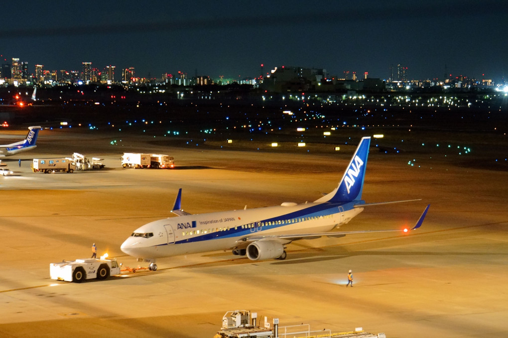 夜の空港