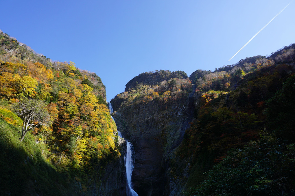 ある秋の日の称名滝