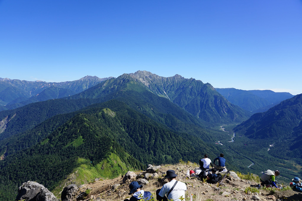 穂高連峰を望む