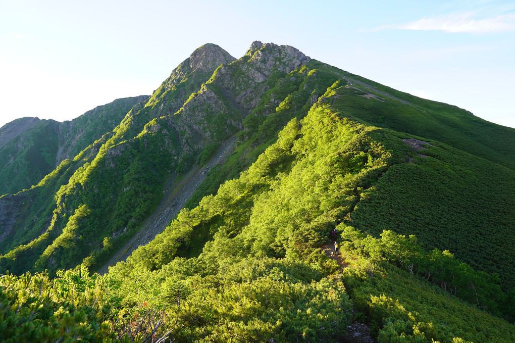 漆黒の鉄兜　南アルプス　塩見岳