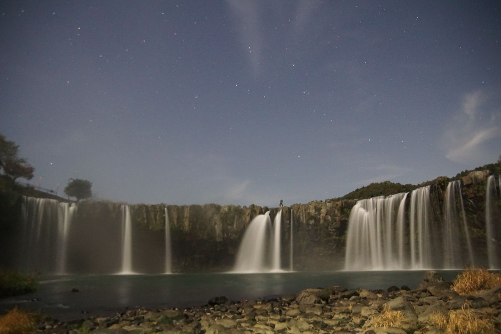 深夜の原尻の滝