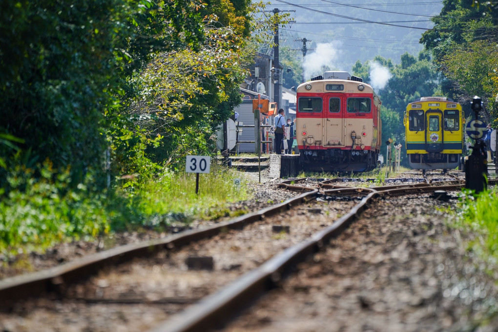 急行型気動車の来る駅