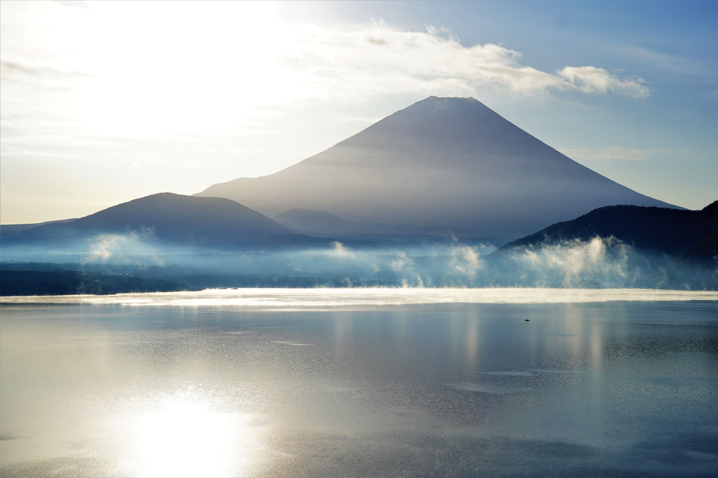 朝霧の中の富士