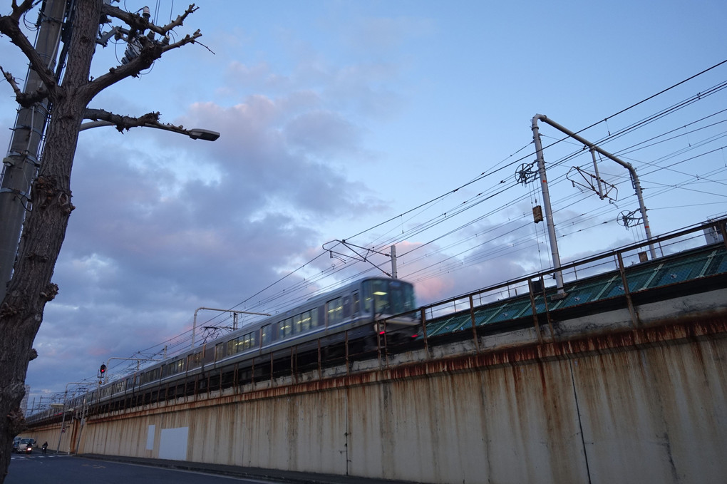 夕暮のJR神戸線