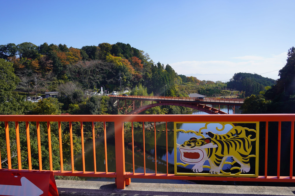 紅葉の信貴山朝護孫子寺