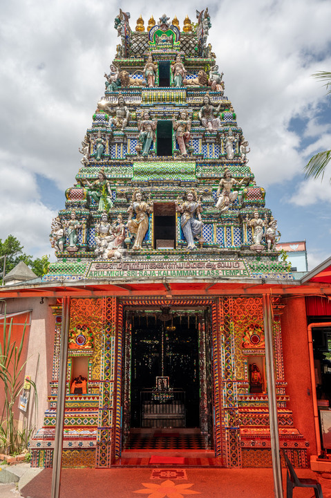 マレーシア　ジョホールバル　アルルミグ スリ ラジャカリアマン ガラス寺院