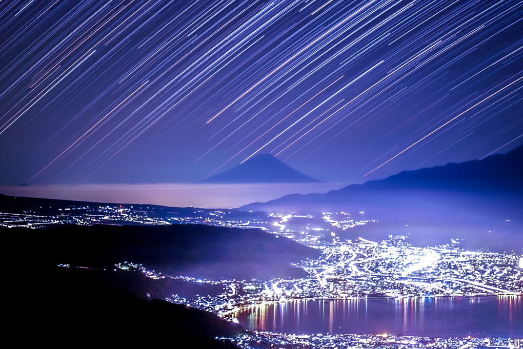 富士山から昇る星々
