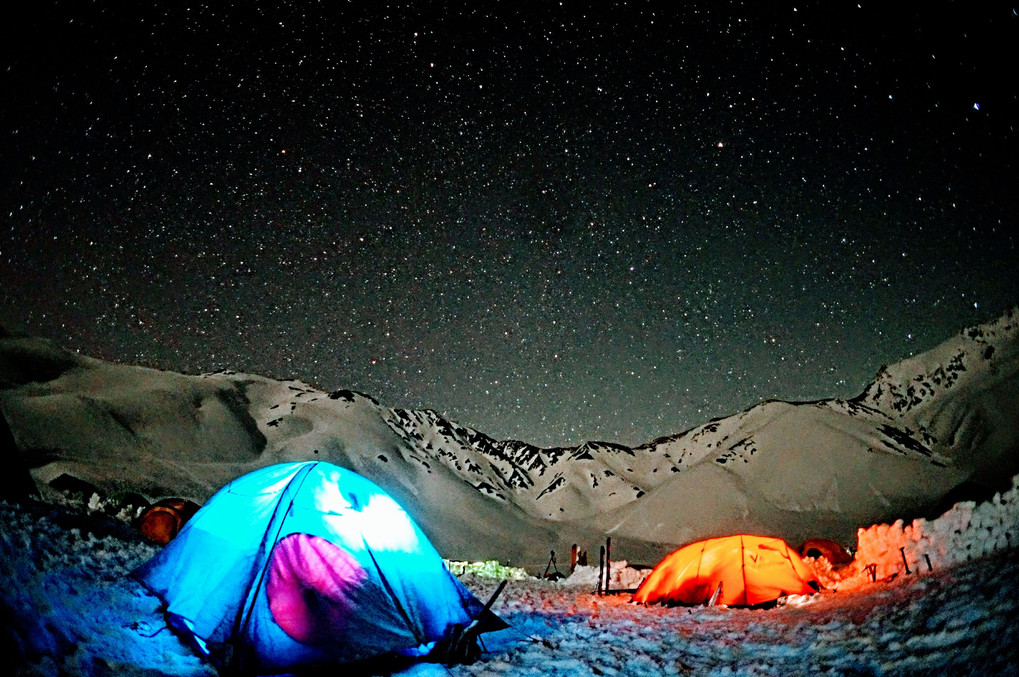 立山室堂のテント群と星空