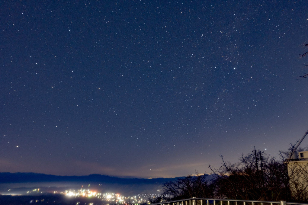 美の山公園山頂展望台の星空