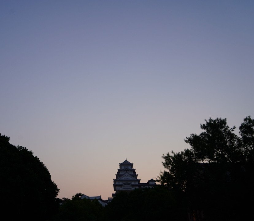 盛夏。姫路城の夕暮れ