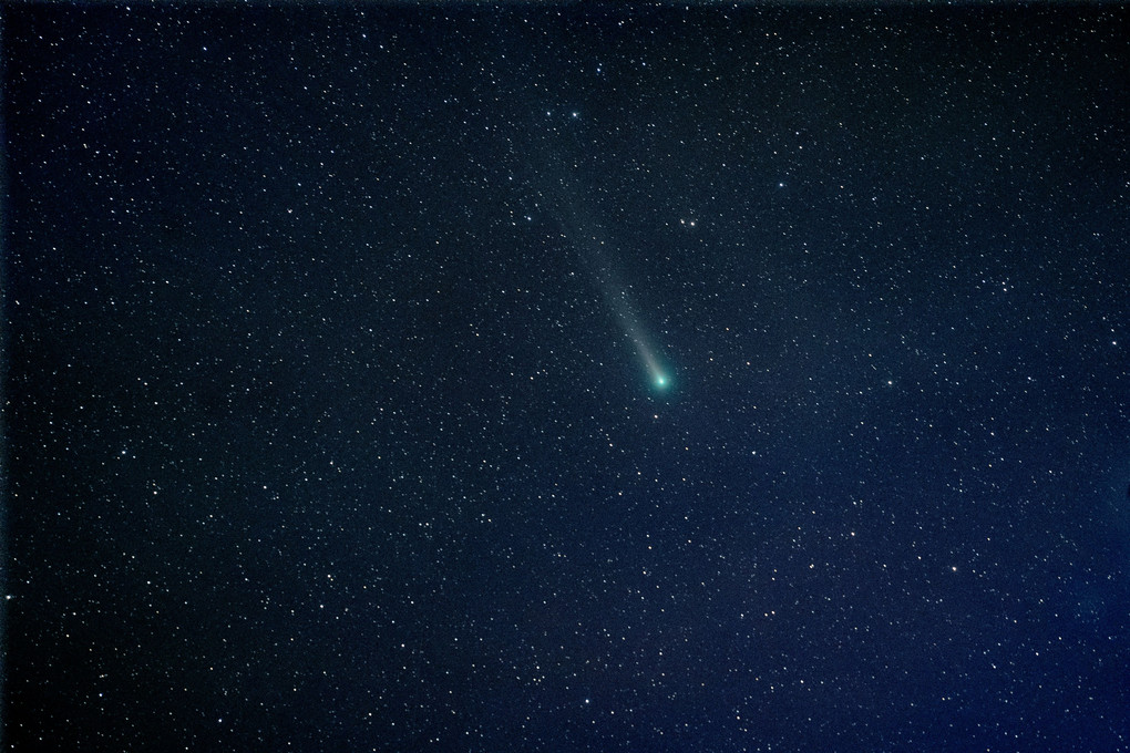 最接近手前のレナード彗星